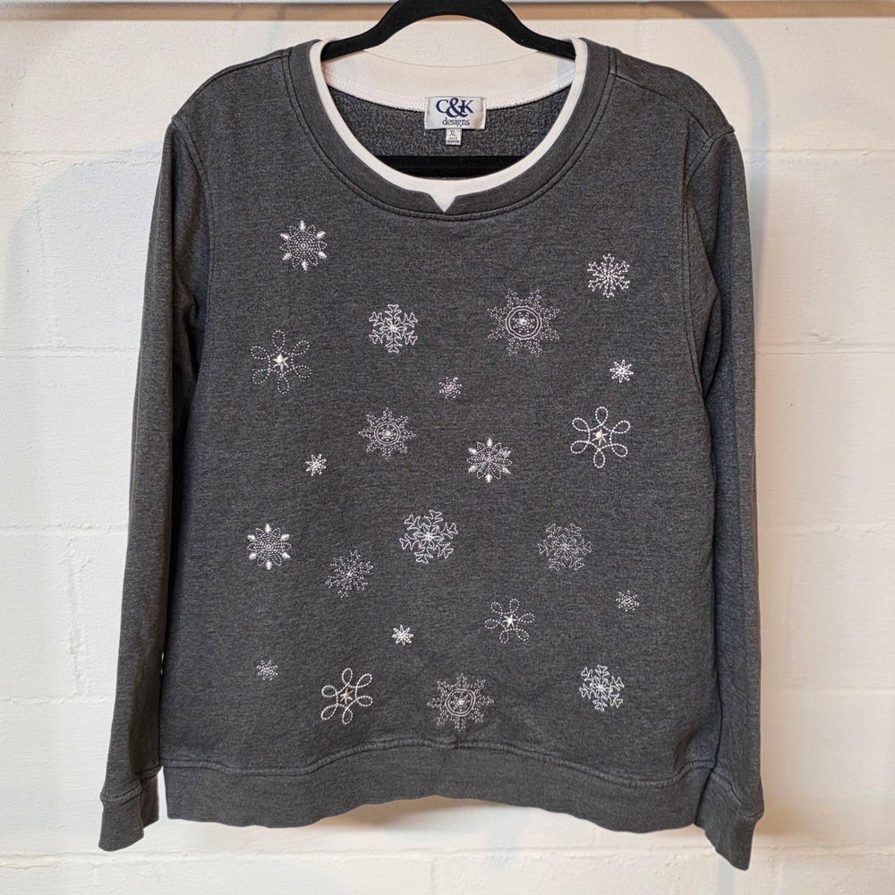 Vintage 90s C&K Designs Women's‎ XL Gray Embroidered Snowflake Crewneck Winter